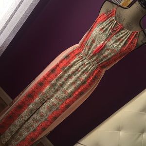 Sleeveless maxi dress size medium